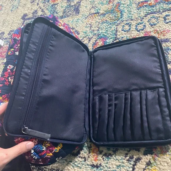 Vera Bradley large blush and brush makeup case - Picture 5 of 7